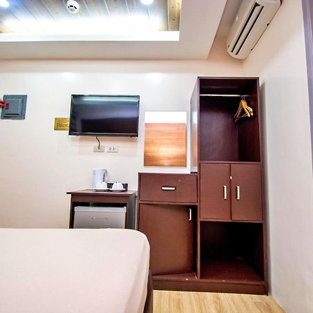 Emerald Island Hotel Balabag  Экстерьер фото